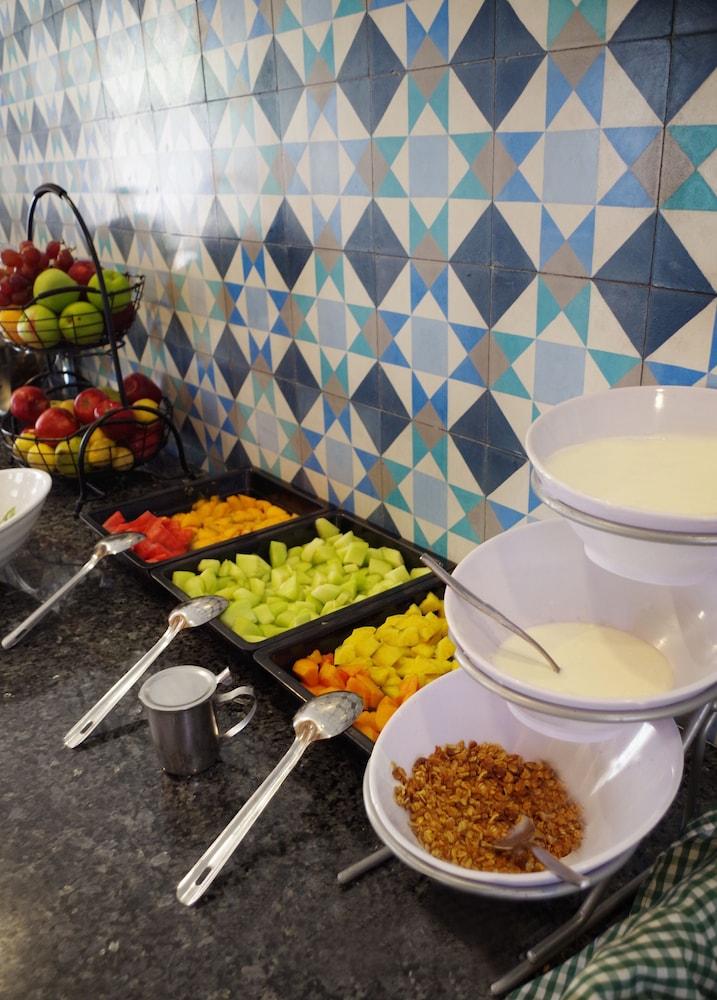 Hotel Catedral 라파스 외부 사진 Fruit salad