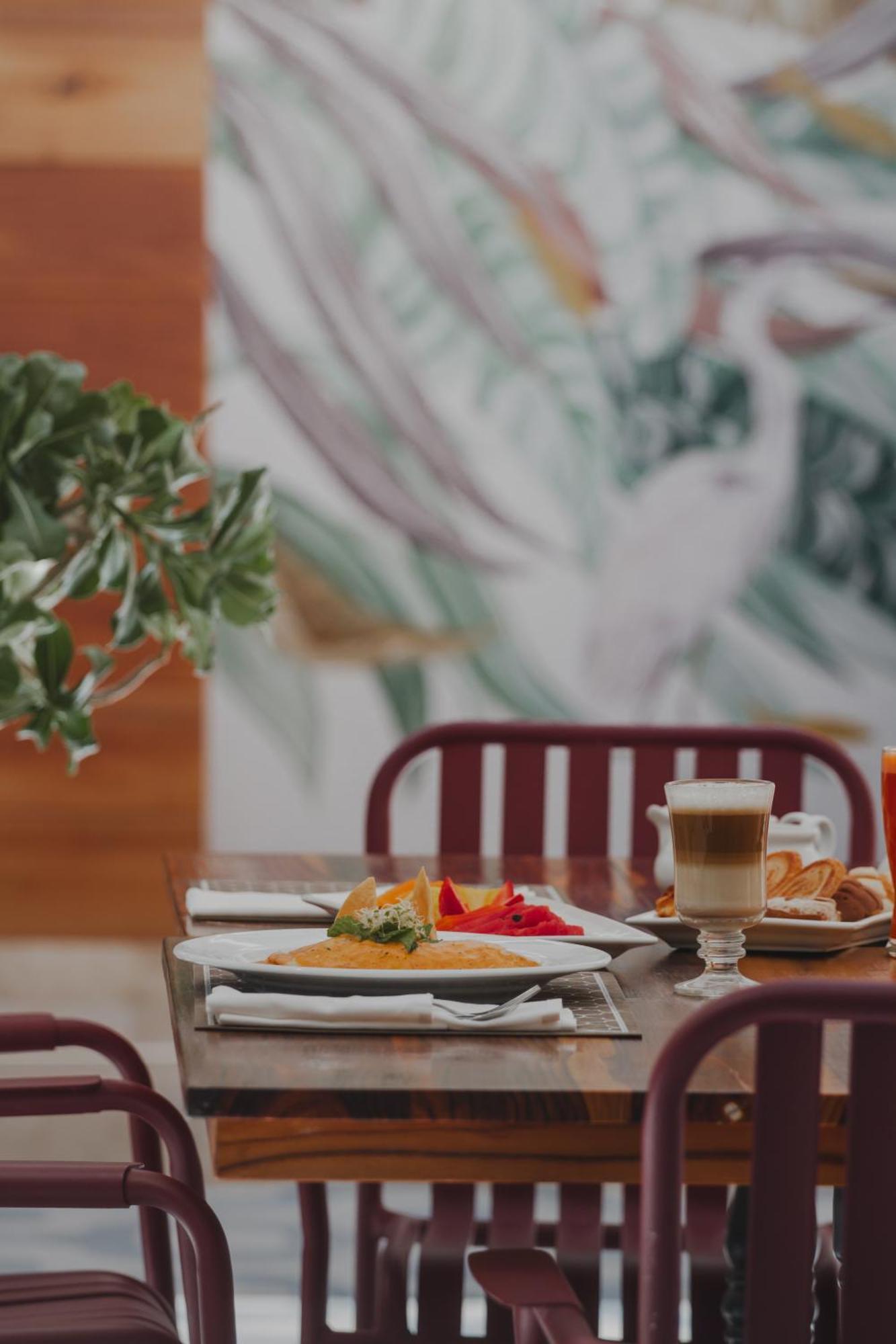 Hotel Catedral 라파스 외부 사진 Breakfast at the hotel