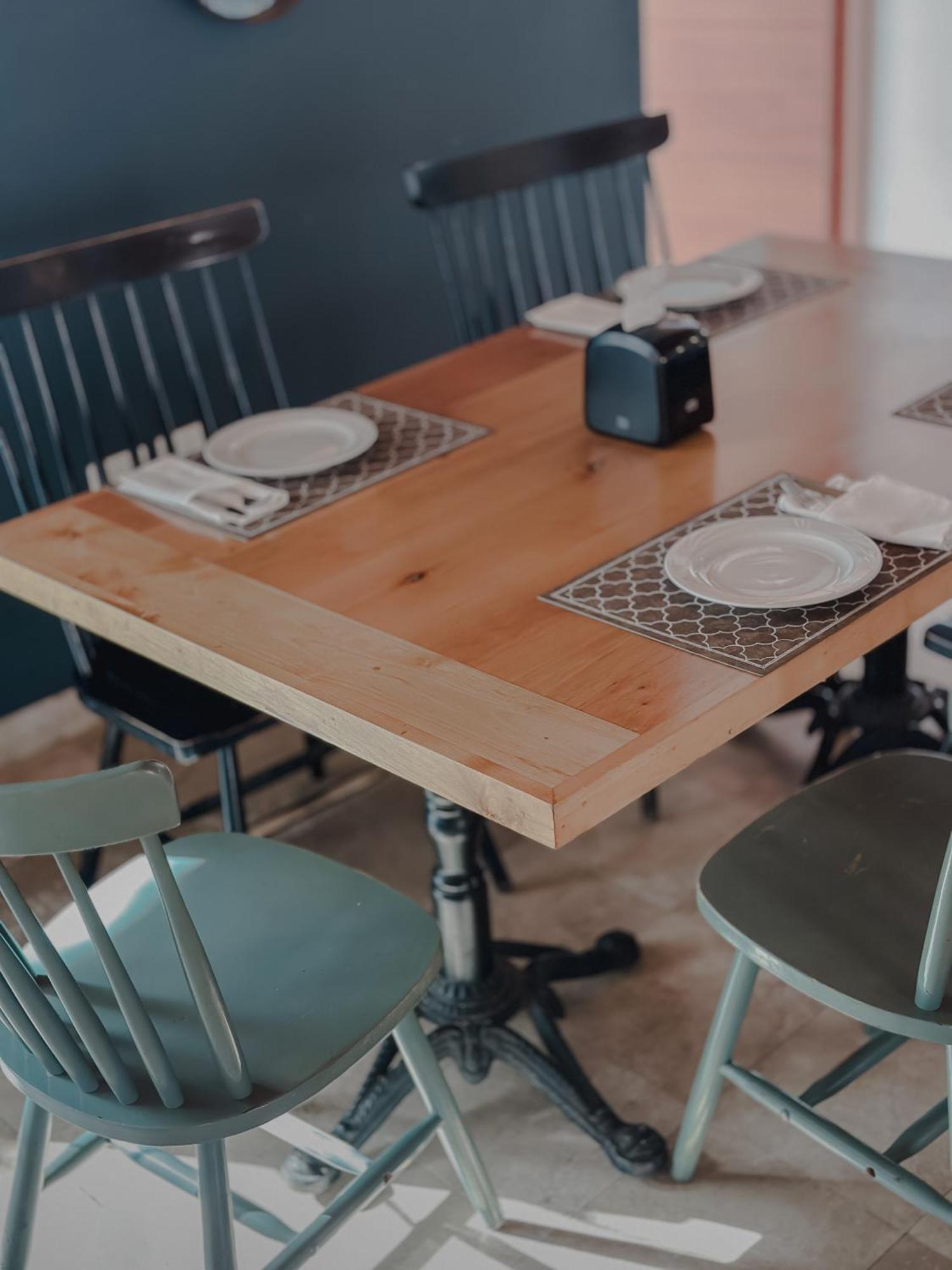 Hotel Catedral 라파스 외부 사진 A restaurant table