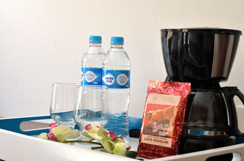 Hotel Catedral 라파스 외부 사진 Coffee and bottled water