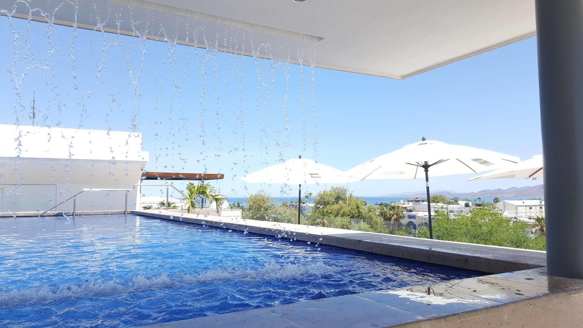 Hotel Catedral 라파스 외부 사진 Rooftop pool at the Hotel